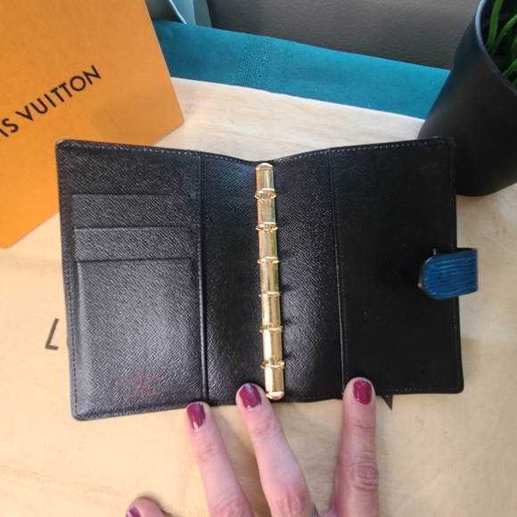 *SOLD* Louis Vuitton Epi PM Agenda Planner GUC - Picture 6 of 13